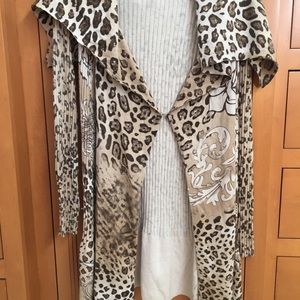 ALBERTO MAKALI long cheetah print sweater.